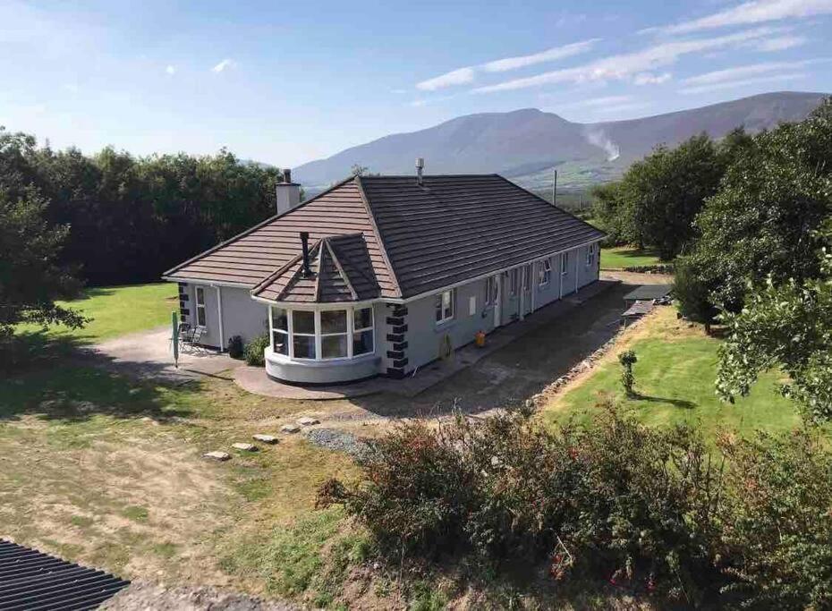 The Marshes - Large Home, Short Drive To